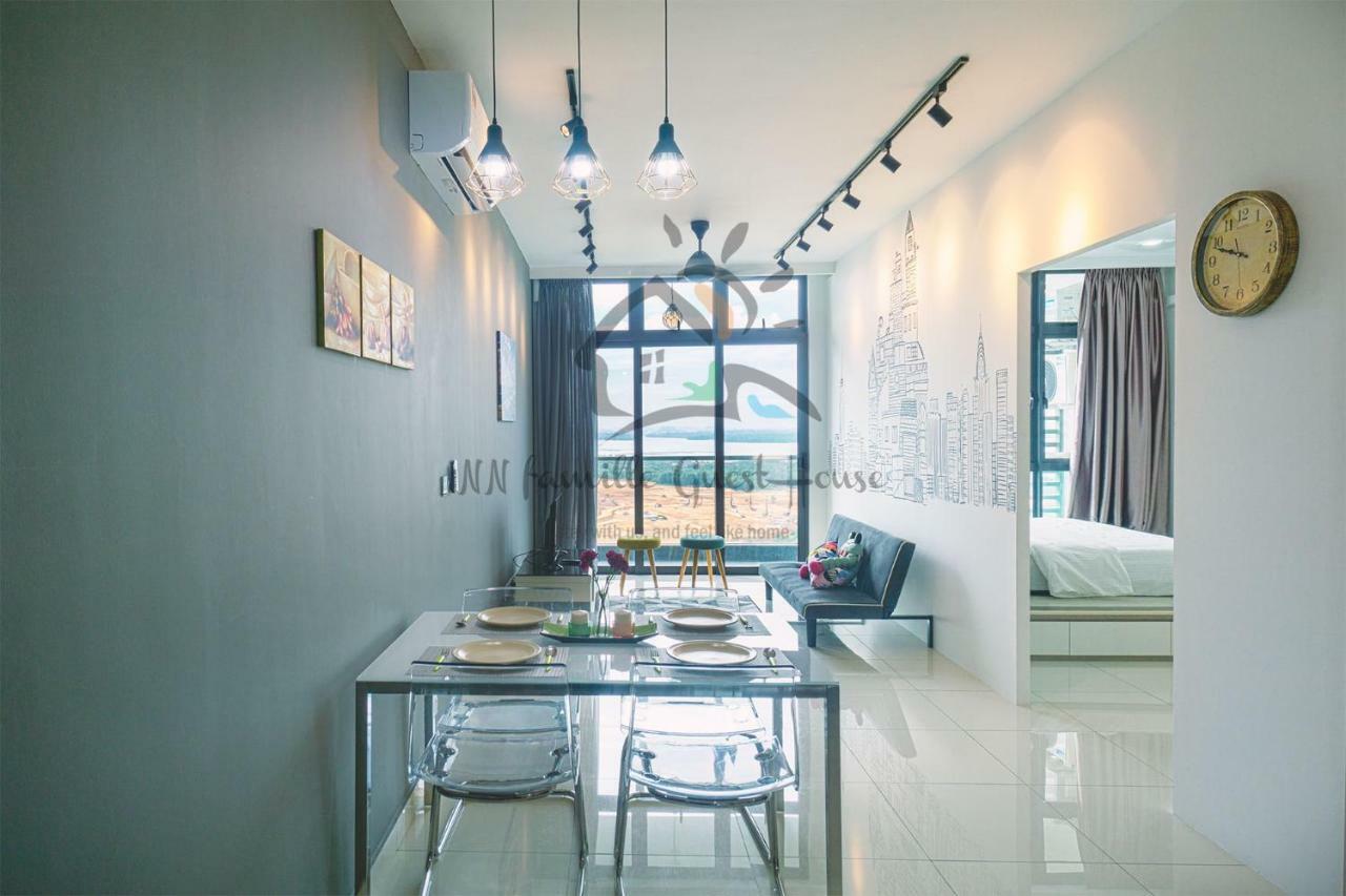 Nn Famille Guest House Pasir Gudang Bagian luar foto